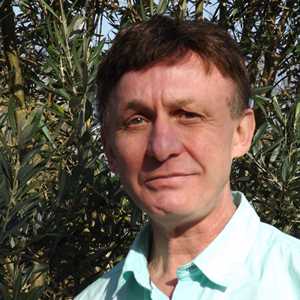 Gérard, un responsable de club de yoga à Mulhouse