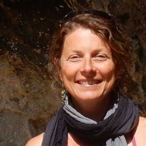 Virginie, un expert en cours de yoga à Chamonix-Mont-Blanc