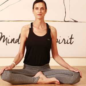 clotilde, un professeur de yoga à Maisons-Alfort