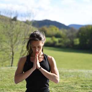 Yoga avec Nathalie Gin, un responsable de club de yoga à Grenoble