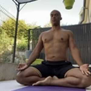 Alexis, un professeur de yoga à Coulommiers