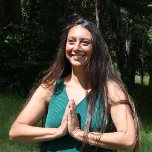 Essence de l'Être, un responsable de club de yoga à Suresnes