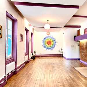 Dharma Yoga , un responsable de club de yoga à Clermont-Ferrand