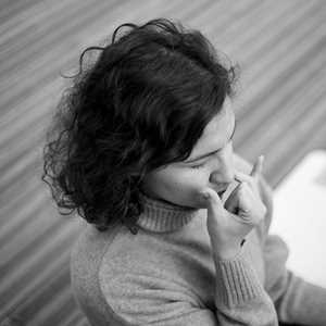 INES, un professeur de yoga à Puteaux