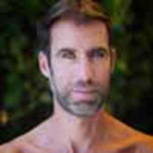 Eric Farges, un amateur de ashtanga yoga à Les Herbiers