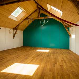 Céline, un responsable de club de yoga à Le Mans