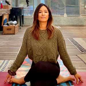 Cha Anahata yoga , un expert en cours de yoga à Sanary-sur-Mer