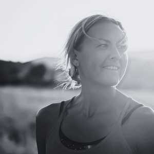 angelique, un expert en cours de yoga à Six-Fours-les-Plages