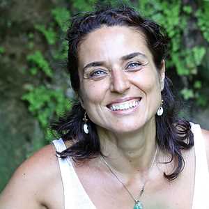 Kate Anika Devi, un amateur de ashtanga yoga à Limoux