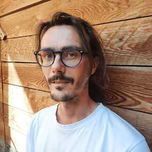 Simon, un expert en yoga à Avignon