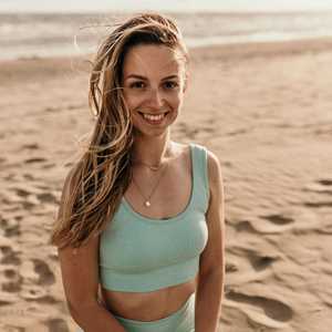 Anais, un expert en cours de yoga à Montauban