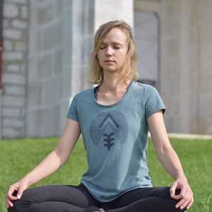 Laure, un responsable de club de yoga à Valence