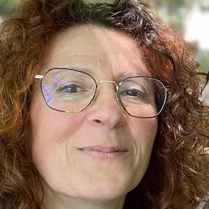 Valérie , un responsable de club de yoga à Bourges