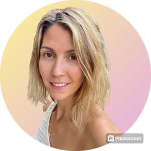 Marie-Charlotte, un professeur de yoga à Annecy