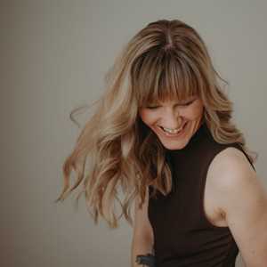 Vanessa, un professeur de yoga expérimenté à Nancy