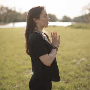 Océane, un responsable de club de yoga à Evreux