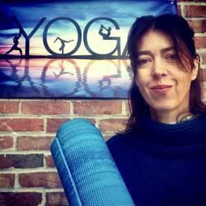 Agnes , un professeur de yoga à Villeneuve-d'Ascq