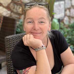 Marie-Pierre, un expert en cours de yoga à Tournon-sur-Rhône