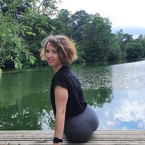Rada, un expert en yoga à Vaulx-en-Velin