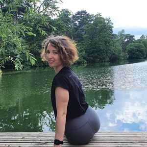 Rada, un expert en cours de yoga à Joinville-le-Pont